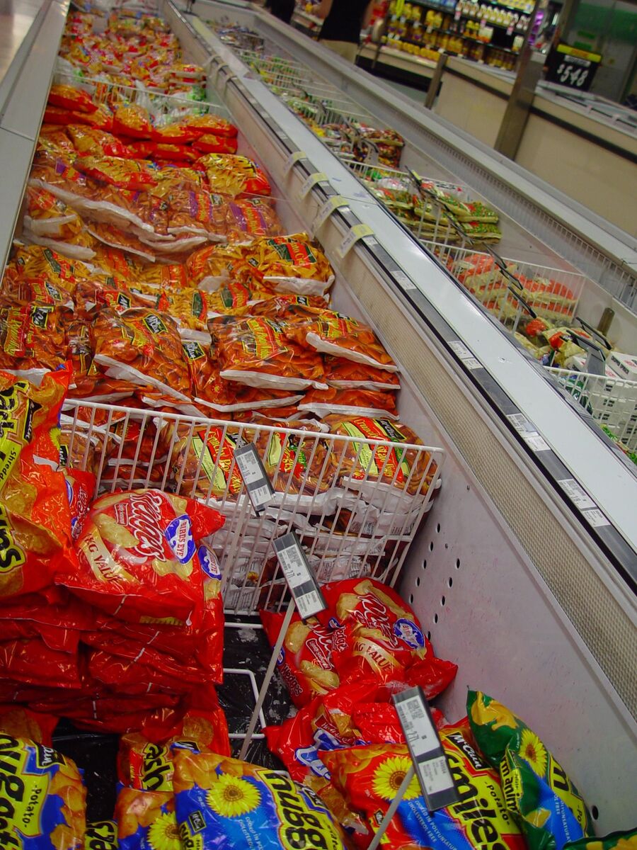 Cajón de congelador con alimentos envasados