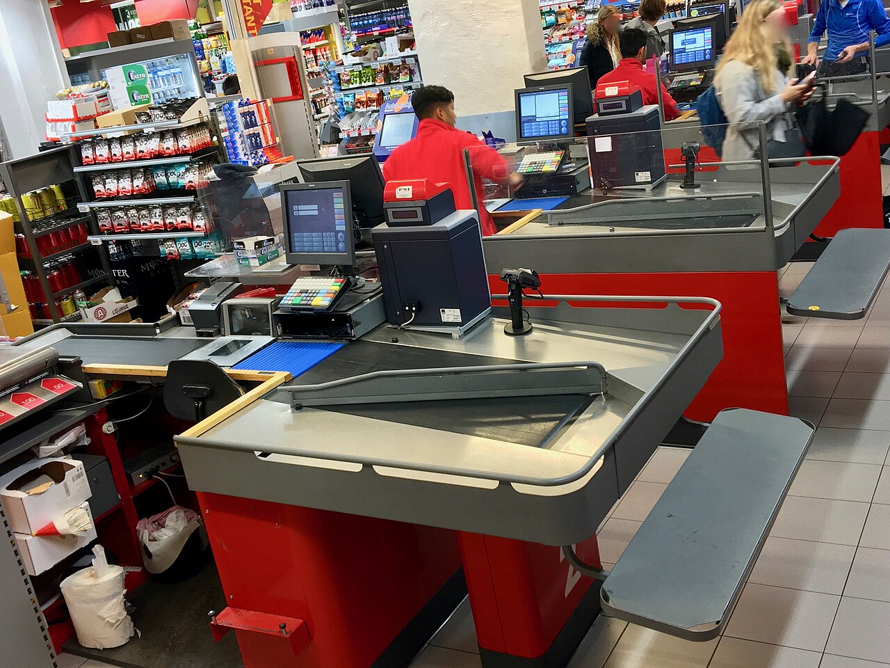 un cajero de supermercado